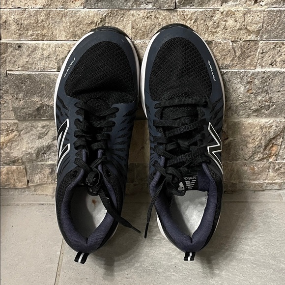 Women's New Balance Black and Grey Fantom Fit Athletic Shoes - Picture 1 of 8